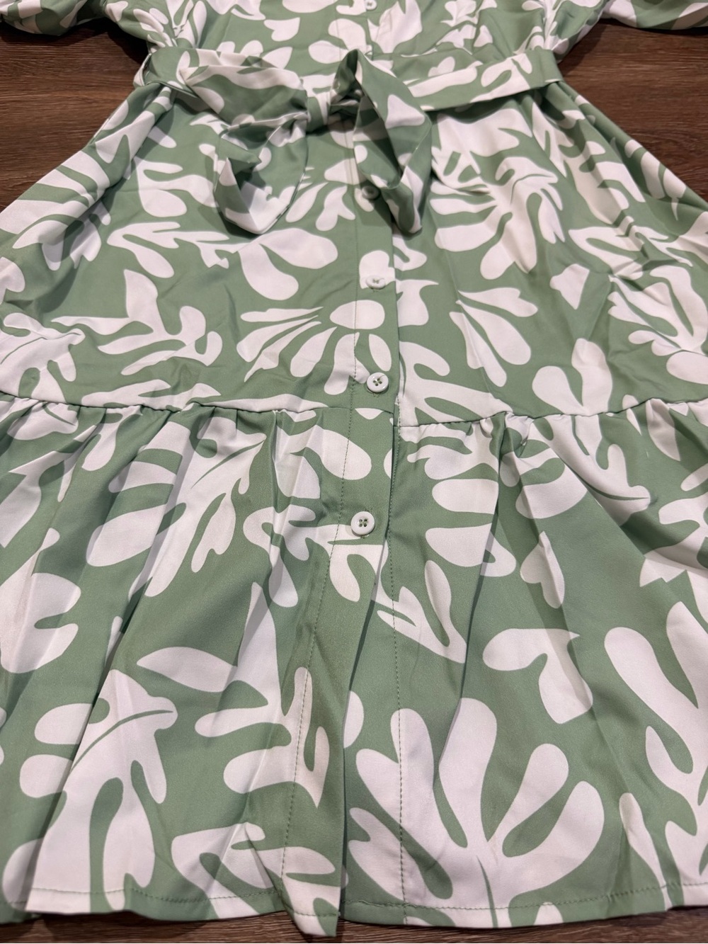 UEAL Green & White Abstract Floral Belted Tiered Midi Dress Size Medium - Picture 3 of 10